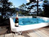32Knoydart-Studio-Hot-Tub