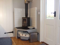 poachers-hut-woodburner